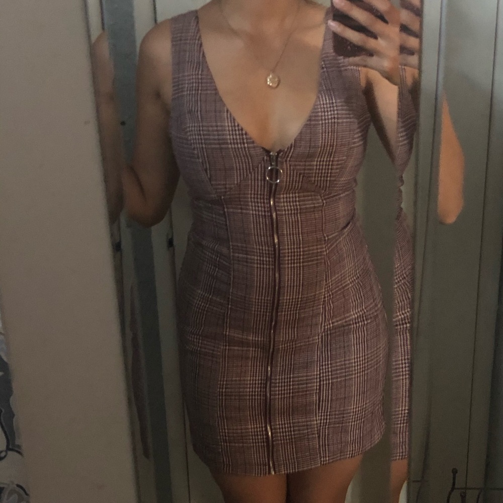 Dress 💕 - Picture 2 of 3